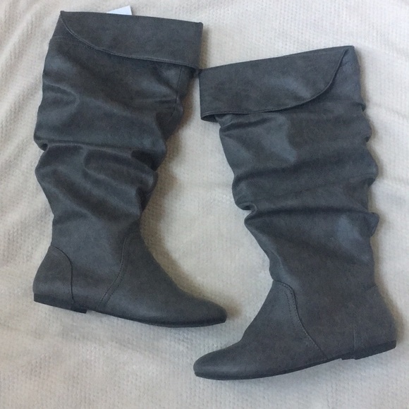 LOWER EAST SIDE Shoes - NWT Gray Boots
